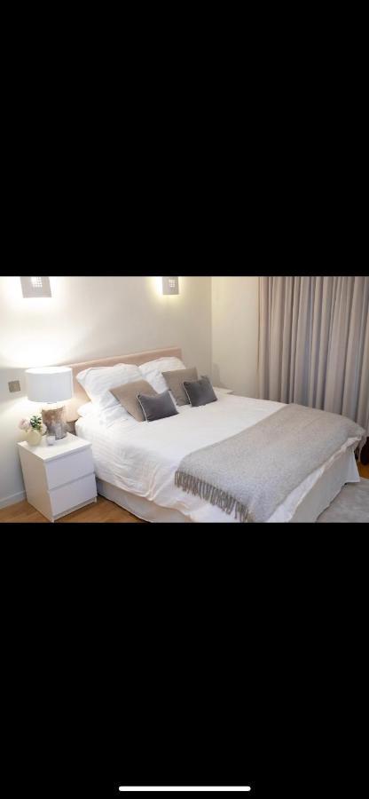 London Luxury 1 Bedroom Apartment Minutes Walk From Canary Wharf Bagian luar foto