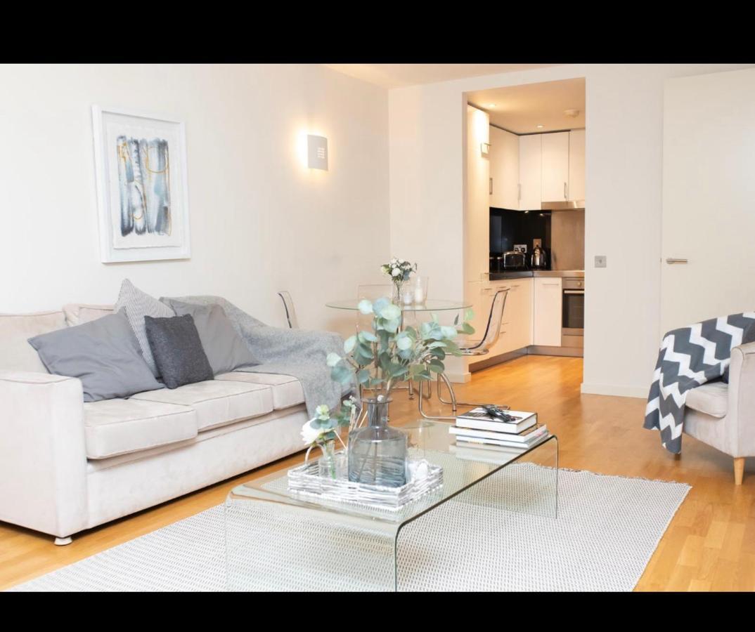 London Luxury 1 Bedroom Apartment Minutes Walk From Canary Wharf Bagian luar foto